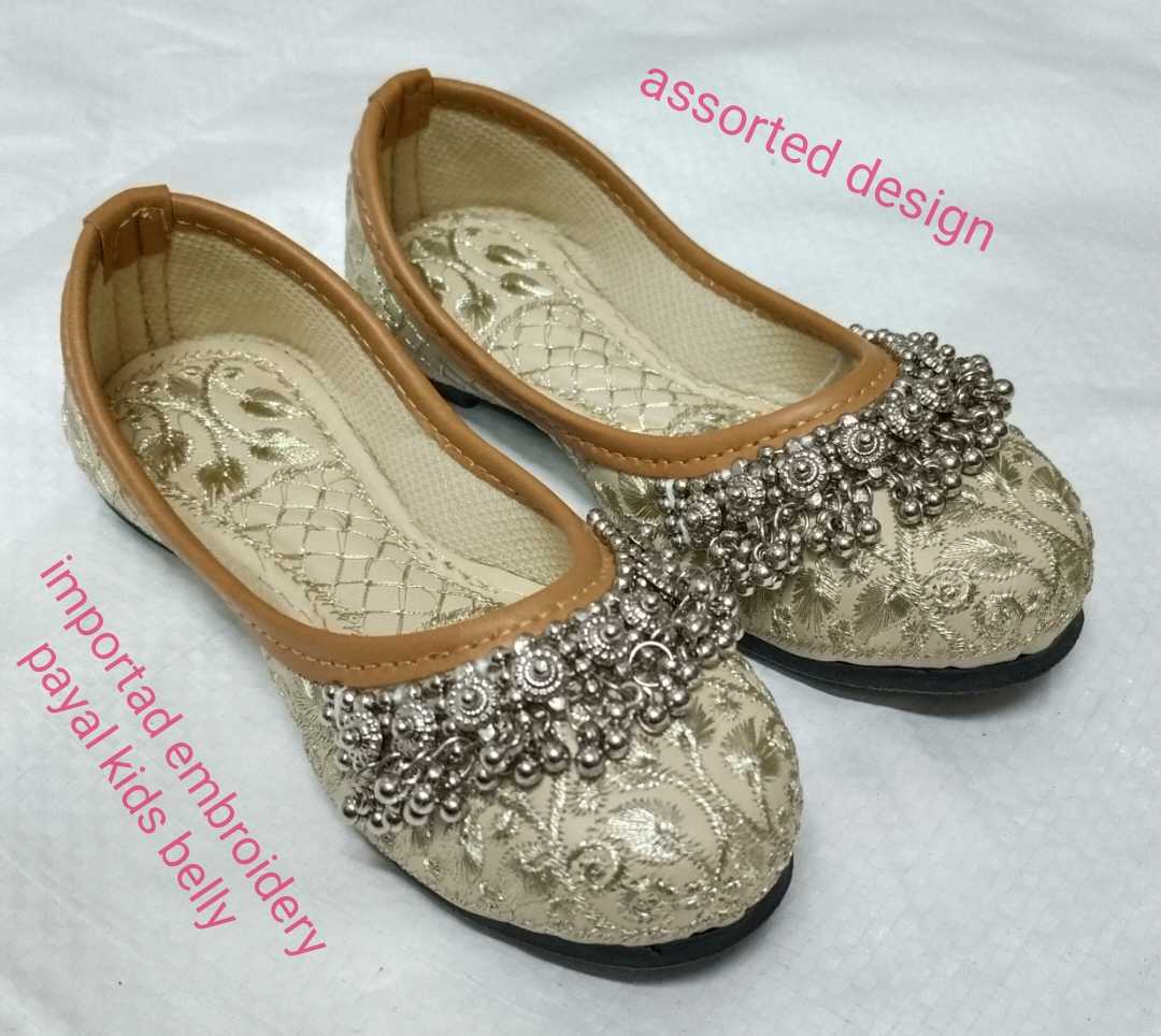 Hoor Mojari & Handicrafts 387